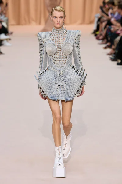 Look 24